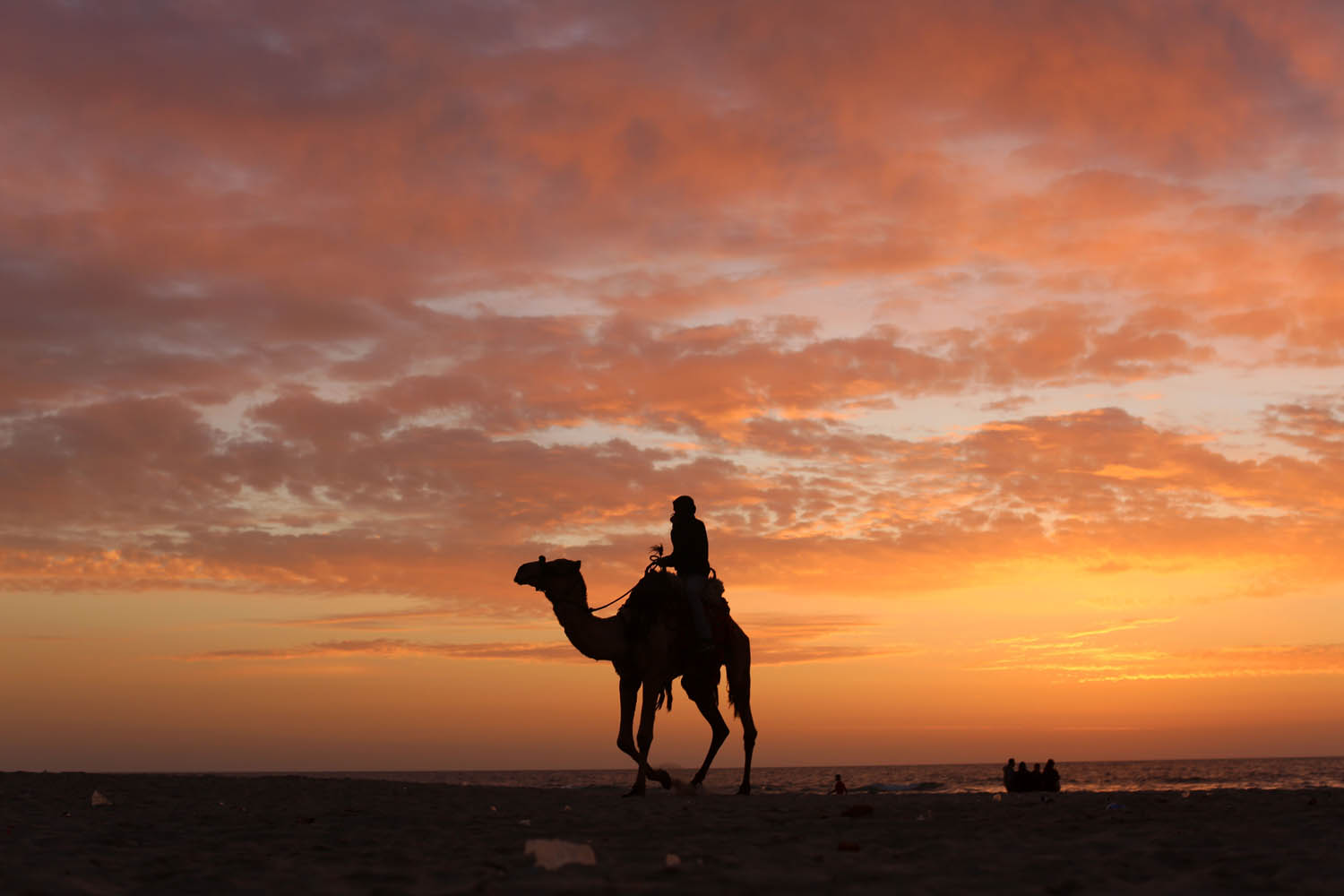 غروب الشمس على شاطئ غزة